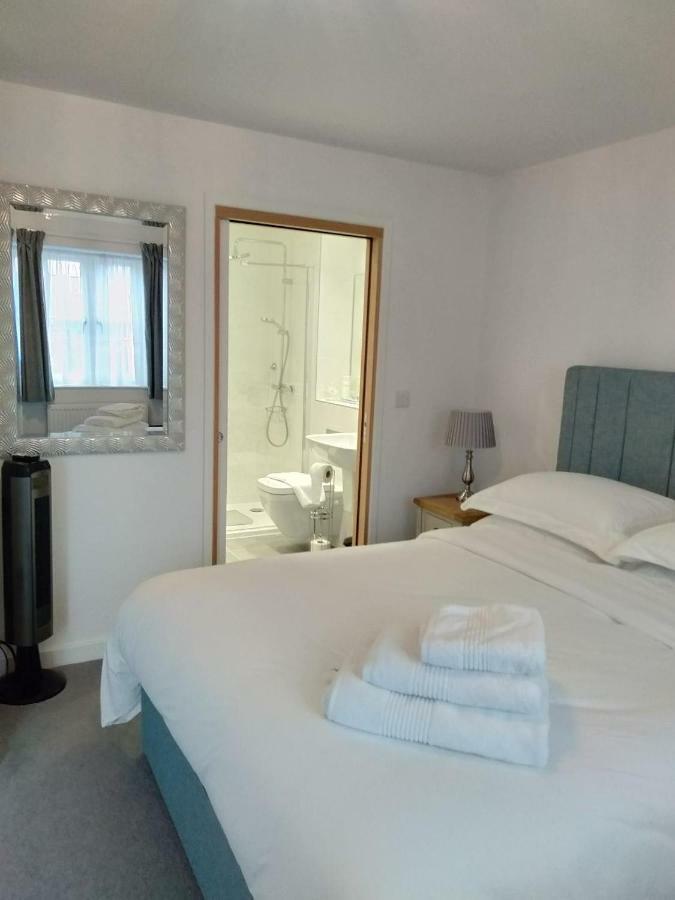 Prestbury Bed & Breakfast Salisbury Exterior photo